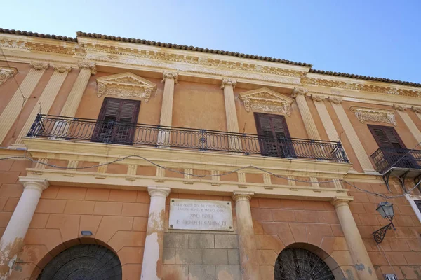 Itália Sicília Licata Província Agrigento Fachada Palácio Liberdade Varandas Centro — Fotografia de Stock