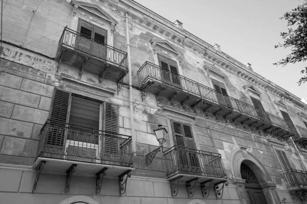 Itália Sicília Licata Província Agrigento Fachada Palácio Liberdade Varandas Centro — Fotografia de Stock