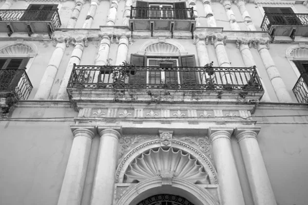 Italia Sicilia Licata Provincia Agrigento Fachada Palacio Liberty Balcones Centro —  Fotos de Stock