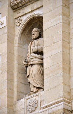 İtalya, Sicilya, Comiso (Ragusa Eyaleti), Santa Maria delle Stelle kilise cephesi manzarası, süs heykeli (Aziz Mary of the Stars Kilisesi - 1125 A.C..). 