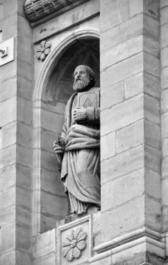 İtalya, Sicilya, Comiso (Ragusa Eyaleti), Santa Maria delle Stelle kilise cephesi manzarası, süs heykeli (Aziz Mary of the Stars Kilisesi - 1125 A.C..). 