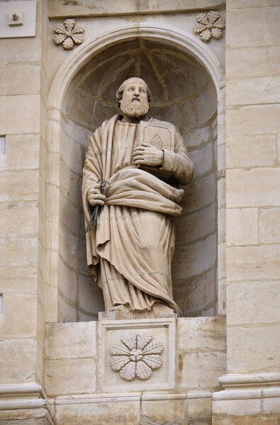 Italy, Sicily, Comiso (Ragusa Province), view of the Santa Maria delle Stelle church facade, ornamental statue (Saint Mary of the Stars church - 1125 a.C.). 