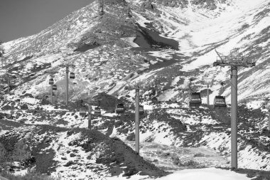 İtalya, Sicilya, Etna yanardağı; 22 Ocak 2020, volkanın füniküler demiryolu manzarası