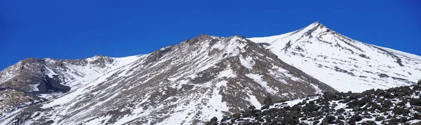 イタリア シチリア島 雪と火山エトナ山の景色 — ストック写真