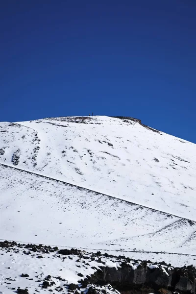 Italia Sicilia Provincia Catania Gente Volcán Etna Con Nieve — Foto de Stock