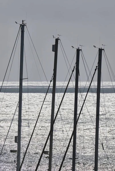 Italien Sicilien Medelhavet Marina Ragusa Ragusaprovinsen Segelbåtsmaster Hamnen — Stockfoto