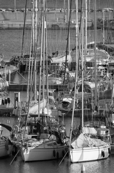 Italien Sicilien Medelhavet Marina Ragusa Ragusaprovinsen Februari 2020 Lyxbåtar Hamnen — Stockfoto