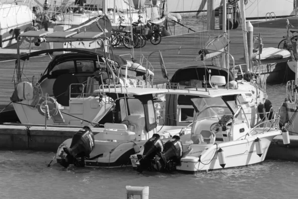 意大利 西西里 地中海 拉古萨港 拉古萨省 2020年2月11日 港口游艇和豪华游艇编辑 — 图库照片