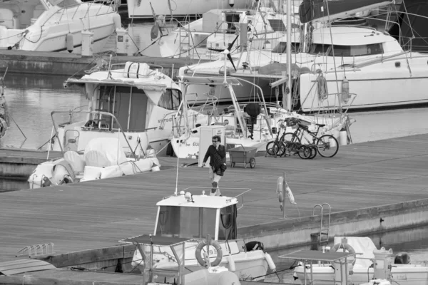 Italien Sizilien Mittelmeer Marina Ragusa Provinz Ragusa Februar 2020 Mann — Stockfoto