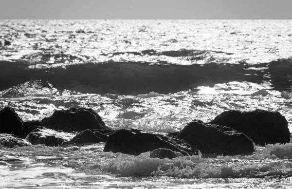 Italien Sicilien Medelhavet Sydostkusten Donnalucata Ragusaprovinsen Klippor Stranden — Stockfoto