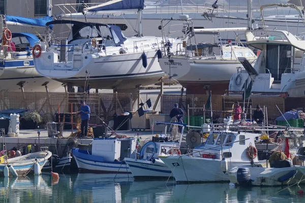 Italy Sicily Marina Ragusa Ragusa Province February 2020 Fishermen Local — Stock Photo, Image