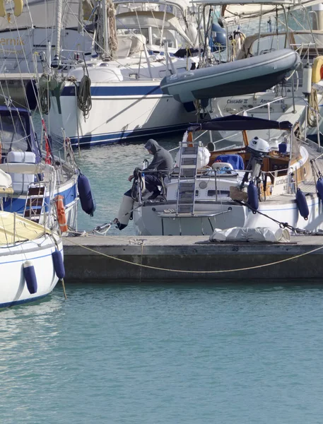 Italien Sizilien Mittelmeer Marina Ragusa Provinz Ragusa Februar 2020 Mann — Stockfoto