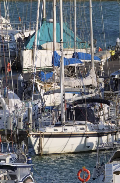 Italien Sicilien Medelhavet Marina Ragusa Ragusaprovinsen Mars 2020 Segelbåtar Hamnen — Stockfoto