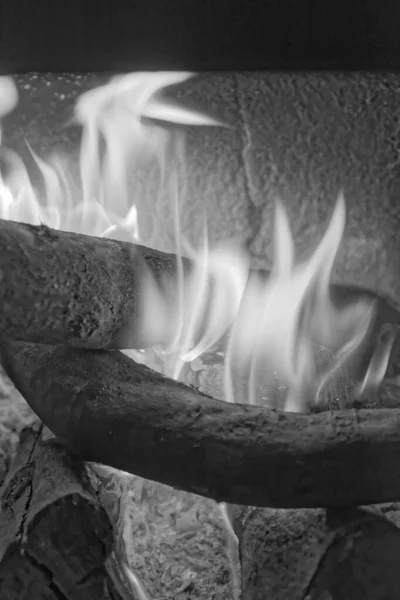 Leña Ardiendo Una Estufa — Foto de Stock