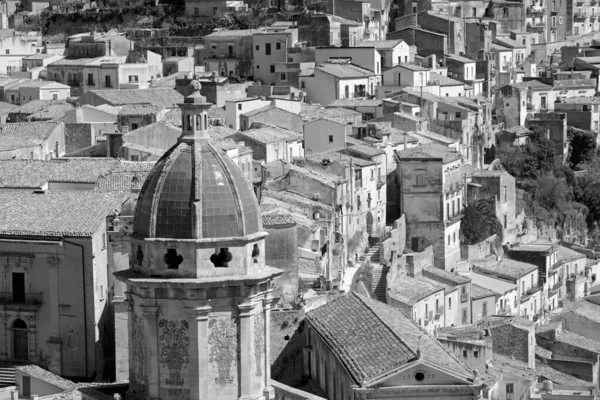 イタリア シチリア島 ラグーザ イブラ バロック様式の町のパノラマビュー — ストック写真