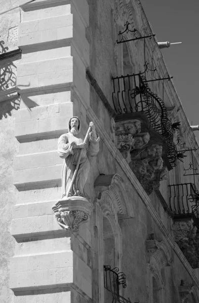 Italy Sicily Ragusa Ibla Baroque Building Facade Religious Statue — Stock Photo, Image