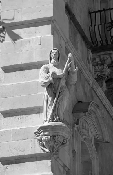 Италия Сицилия Рагуза Ибла Фасад Здания Стиле Барокко Религиозная Статуя — стоковое фото