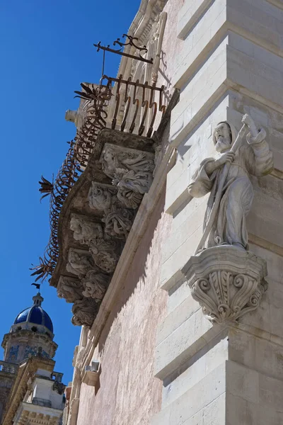 Italia Sicilia Ragusa Ibla Fachada Barroca Del Edificio Estatua Religiosa — Foto de Stock