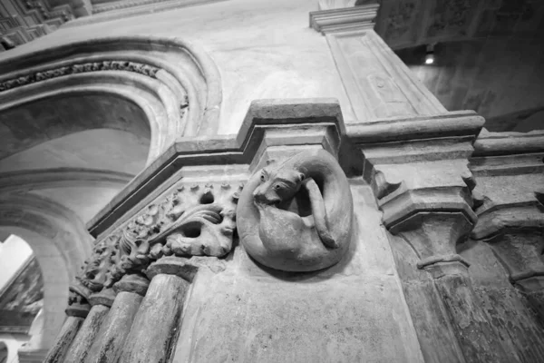 Italia Sicilia Ragusa Interni Chiesa Barocca Arco Decorato Colonna — Foto Stock
