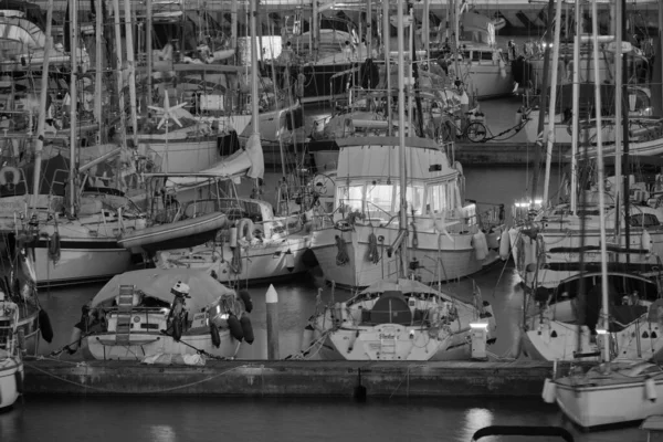 Talya Sicilya Akdeniz Marina Ragusa Mart 2020 Günbatımında Limanda Lüks — Stok fotoğraf
