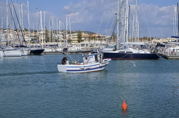 Italia Sicilia Marina Ragusa Provincia Ragusa Marzo 2020 Barco Pesquero — Foto de Stock