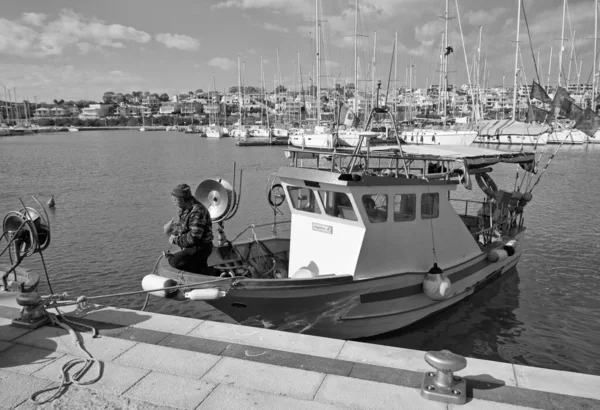 Italia Sicilia Marina Ragusa Provincia Ragusa Marzo 2020 Pescatore Locale — Foto Stock