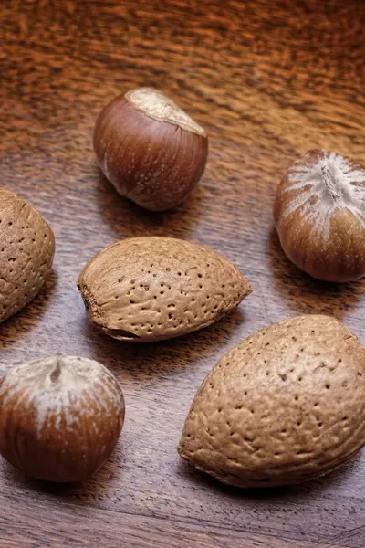 Nourriture Noisettes Amandes Sur Une Table Bois — Photo