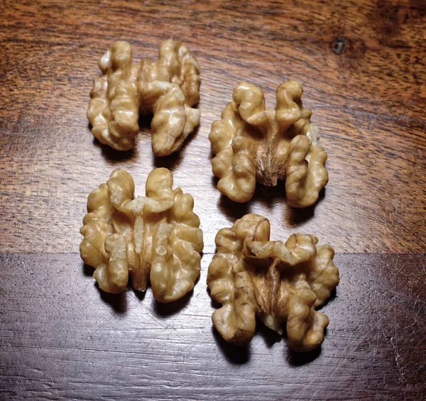 Comida Nueces Frescas Sobre Una Mesa Madera — Foto de Stock