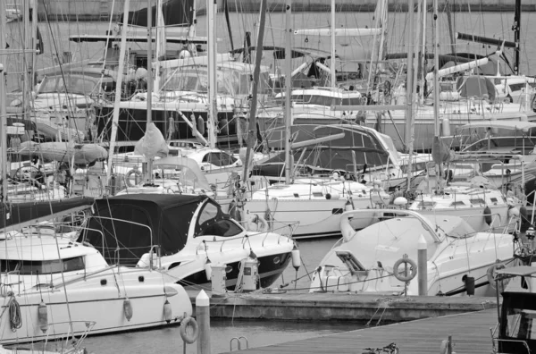 Italien Sicilien Medelhavet Marina Ragusa Ragusaprovinsen Mars 2020 Lyxjakter Hamnen — Stockfoto