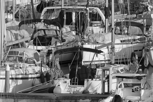 Italien Sicilien Medelhavet Marina Ragusa Ragusaprovinsen April 2020 Segelbåtar Hamnen — Stockfoto