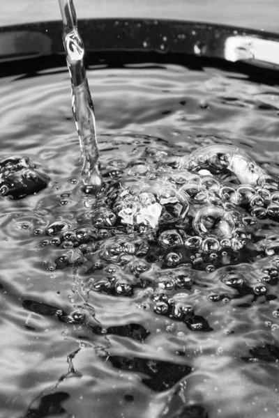 Water Pouring Bowl — Stock Photo, Image