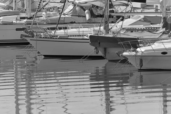 意大利 西西里 地中海 拉古萨海 拉古萨省 2020年4月12日 港口豪华游艇 Editorial — 图库照片