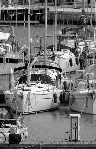 イタリア シチリア島 地中海 マリーナ ラグーザ ラグーザ州 2020年5月13日 港内の帆船 Editorial — ストック写真