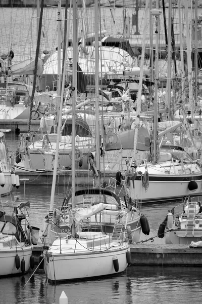 Italien Sicilien Medelhavet Marina Ragusa Ragusaprovinsen Maj 2020 Segelbåtar Hamnen — Stockfoto