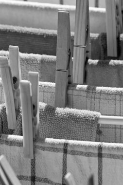 Kurutma askısında çamaşır yıkadım.