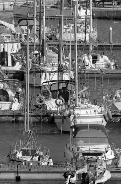 Italien Sicilien Medelhavet Marina Ragusa Ragusaprovinsen Maj 2020 Lyxjakter Hamnen — Stockfoto