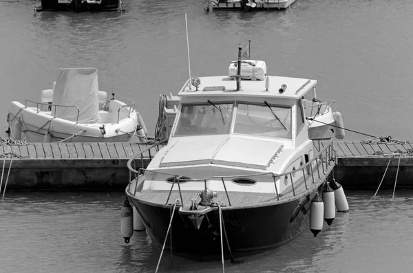 Italien Sicilien Medelhavet Marina Ragusa Ragusaprovinsen Maj 2020 Motorbåtar Och — Stockfoto