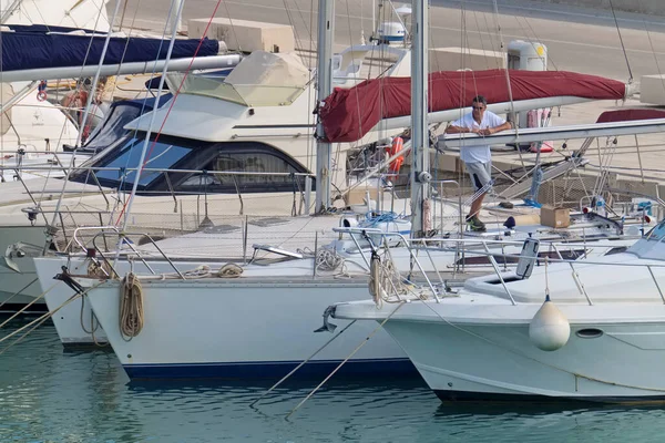 Italien Sicilien Medelhavet Marina Ragusa Provinsen Ragusa Maj 2020 Man — Stockfoto