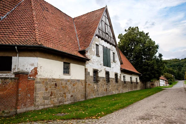 Landscape with old rural house — Stock Photo, Image