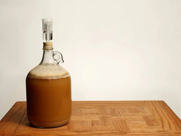 Da fermentação da cerveja de Homebrew — Fotografia de Stock