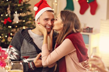 Noel Kutlamaları arkadaş grubu