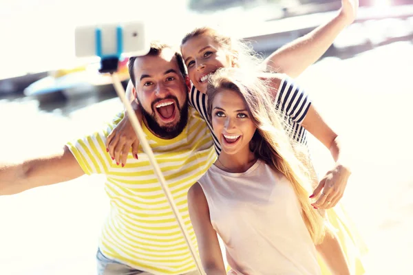 Group of friends having fun — Stock Photo, Image