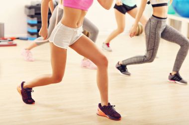 spor salonunda dans Koç grubu