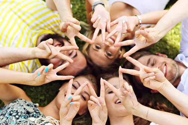 Friends group having fun together — Stock Photo, Image