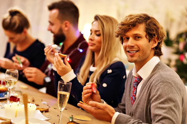 Familie voorbereidingen voor Kerstmis — Stockfoto