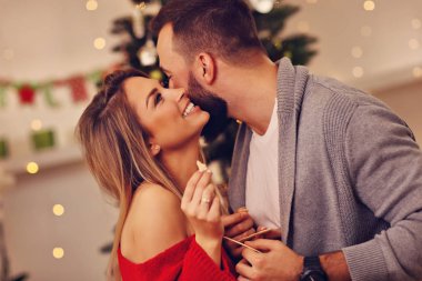 Noel gofret Polonya paylaşan kişi