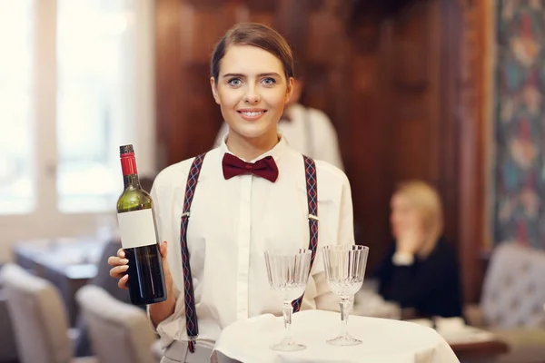 Obers in restaurant permanent — Stockfoto
