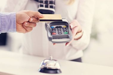 Konuklar Hotel için ödeme