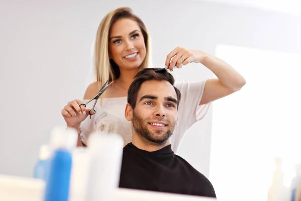 Adult man at the hair salon — Stock Photo, Image