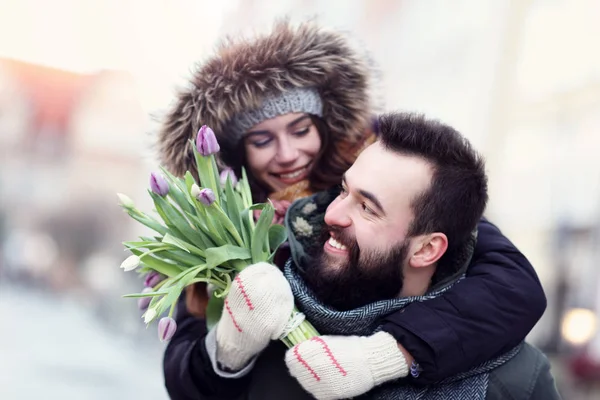 Young couple dating in the city — Stock Photo, Image